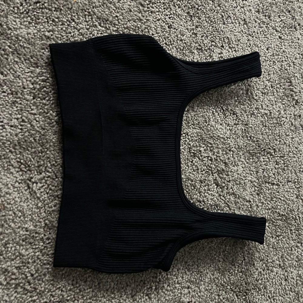 Elegant Black Ribbed Crop Top